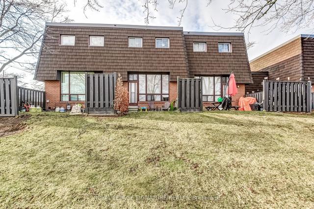 80 Darras Crt, Townhouse with 4 bedrooms, 2 bathrooms and 2 parking in Brampton ON | Image 29