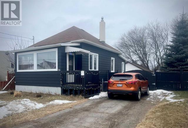 16 Empress Ave N, House detached with 2 bedrooms, 1 bathrooms and null parking in Thunder Bay ON | Image 1