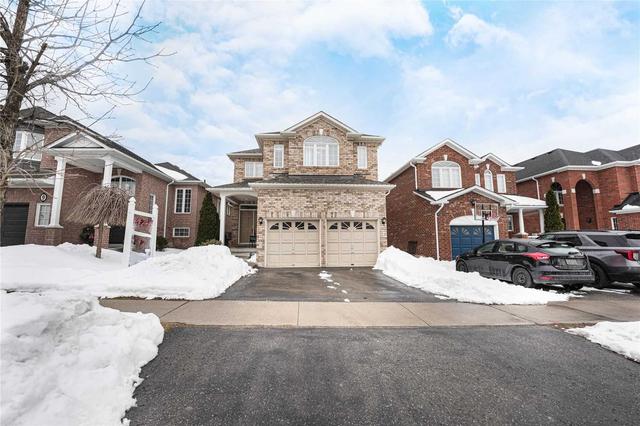 7 Lurosa Cres, House detached with 4 bedrooms, 4 bathrooms and 4 parking in Whitby ON | Image 1
