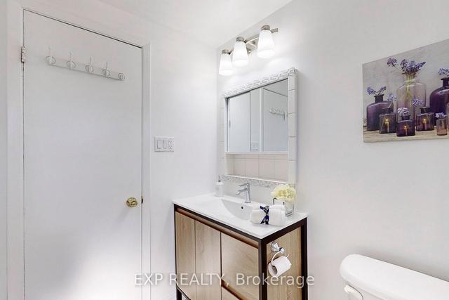 10 - 4 Liszt Gate W, Townhouse with 3 bedrooms, 2 bathrooms and 2 parking in Toronto ON | Image 6