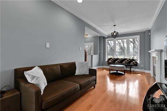 333 Parkin Circle, House detached with 3 bedrooms, 4 bathrooms and 4 parking in Ottawa ON | Image 14
