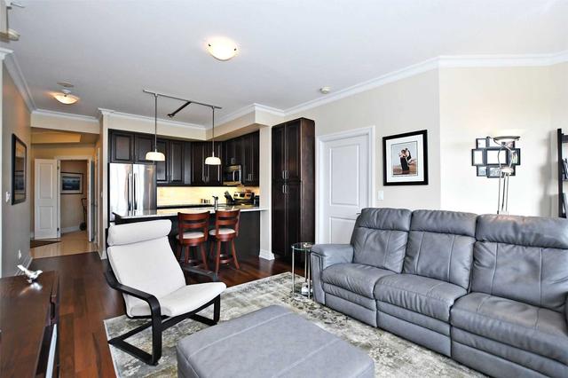 227 - 180 John West Way, Condo with 2 bedrooms, 2 bathrooms and 1 parking in Aurora ON | Image 4