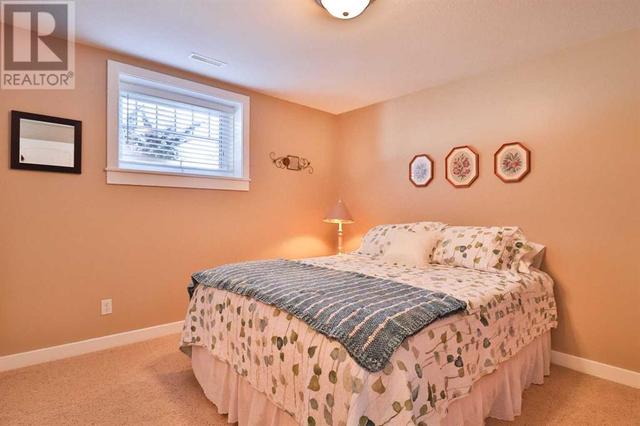 360 E 1 Avenue S, House detached with 5 bedrooms, 3 bathrooms and 8 parking in Magrath AB | Image 31