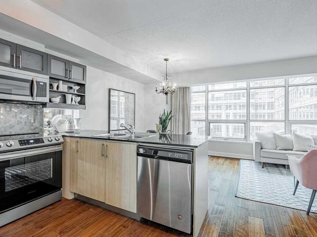 322 - 350 Wellington St W, Condo with 2 bedrooms, 2 bathrooms and 0 parking in Toronto ON | Image 20