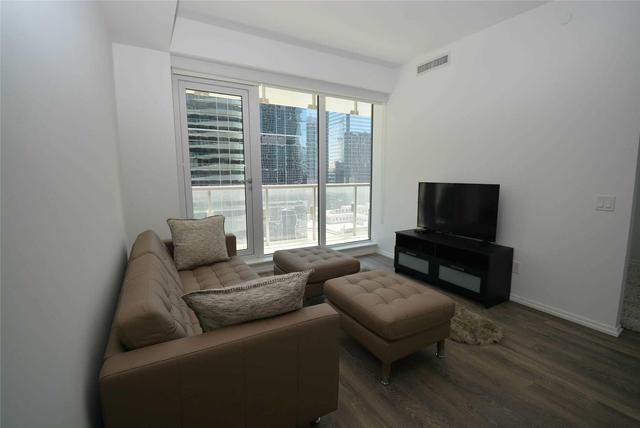 1507 - 197 Yonge St, Condo with 1 bedrooms, 1 bathrooms and null parking in Toronto ON | Image 5