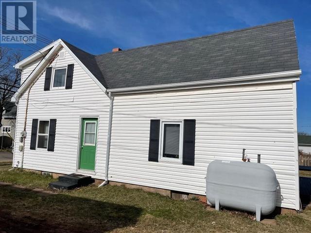 441 Notre Dame Street, House detached with 2 bedrooms, 1 bathrooms and null parking in Summerside PE | Card Image