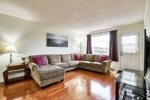 120 - 120 Nonquon Rd, Townhouse with 3 bedrooms, 1 bathrooms and 1 parking in Oshawa ON | Image 23