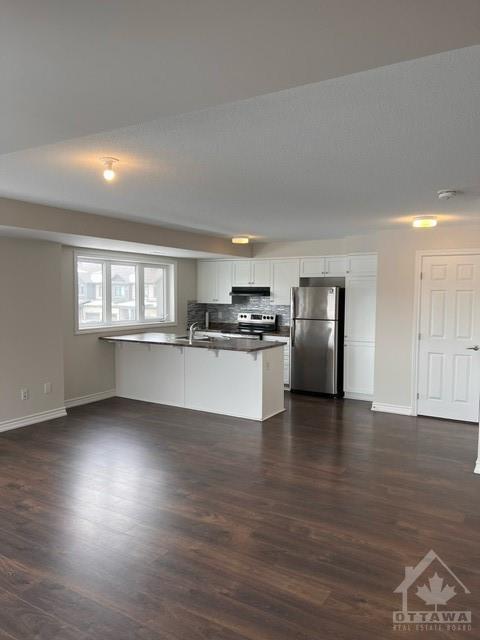 203 Zenith Private, House attached with 3 bedrooms, 2 bathrooms and 1 parking in Ottawa ON | Image 5