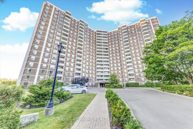 203 - 20 Edgecliff Gfwy, Condo with 3 bedrooms, 2 bathrooms and 1 parking in Toronto ON | Image 12