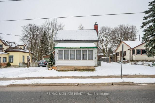 720 Main St. St E, House detached with 2 bedrooms, 3 bathrooms and 3 parking in North Perth ON | Image 12