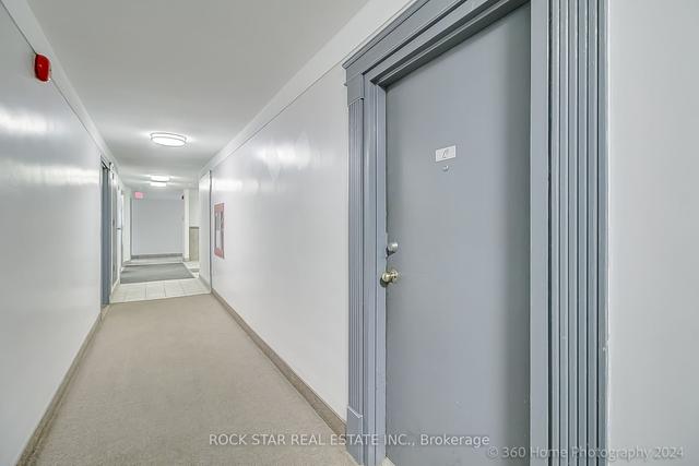 12 - 15 Nicklaus Dr, Condo with 4 bedrooms, 2 bathrooms and 1 parking in Hamilton ON | Image 18