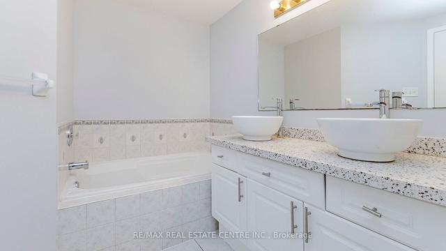 12 Bailey Ave E, House detached with 4 bedrooms, 4 bathrooms and 6 parking in Guelph ON | Image 13