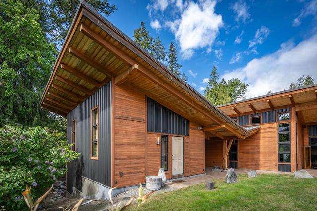 620 Higashi Way, House detached with 5 bedrooms, 2 bathrooms and 4 parking in Kaslo BC | Image 71