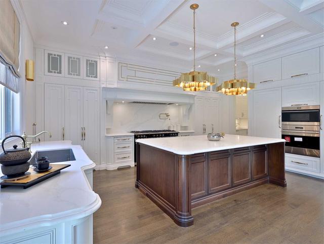 39 Arjay Cres, House detached with 5 bedrooms, 9 bathrooms and 11 parking in Toronto ON | Image 2