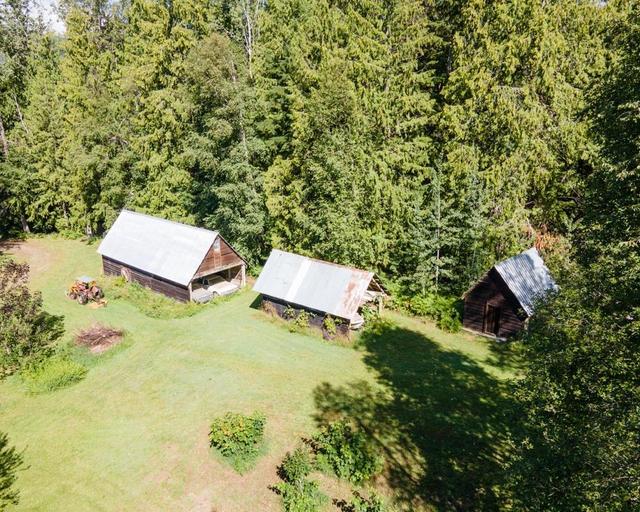 589 Sagacious Road, House detached with 2 bedrooms, 1 bathrooms and null parking in Columbia Shuswap B BC | Image 21