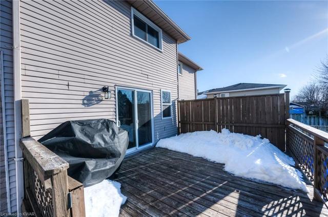 792 Elgin Street N, House semidetached with 3 bedrooms, 1 bathrooms and null parking in Cambridge ON | Image 9
