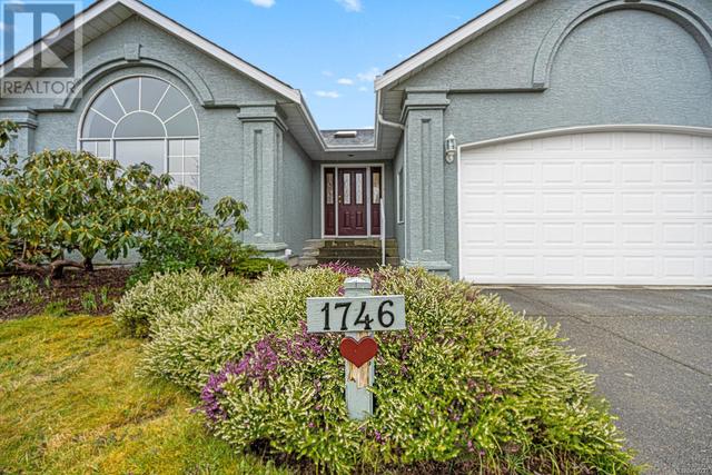 1746 Valley View Dr, House detached with 3 bedrooms, 2 bathrooms and 4 parking in Courtenay BC | Image 2