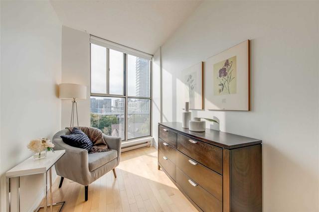 912 - 65 Scadding Ave, Condo with 2 bedrooms, 1 bathrooms and 1 parking in Toronto ON | Image 5
