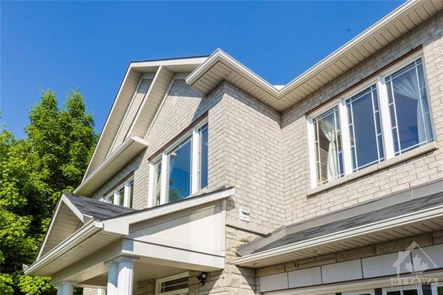 360 Abbeydale Circle, House detached with 4 bedrooms, 3 bathrooms and 6 parking in Ottawa ON | Image 3