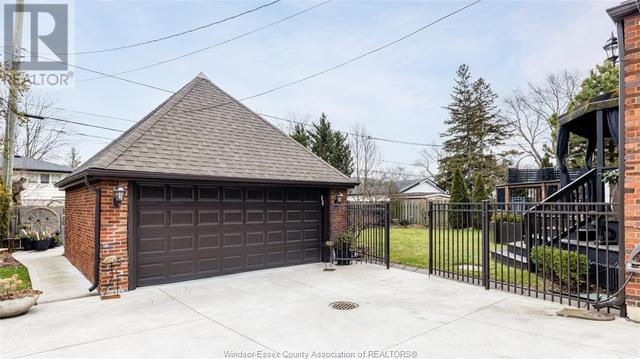3130 California, House detached with 3 bedrooms, 1 bathrooms and null parking in Windsor ON | Image 33