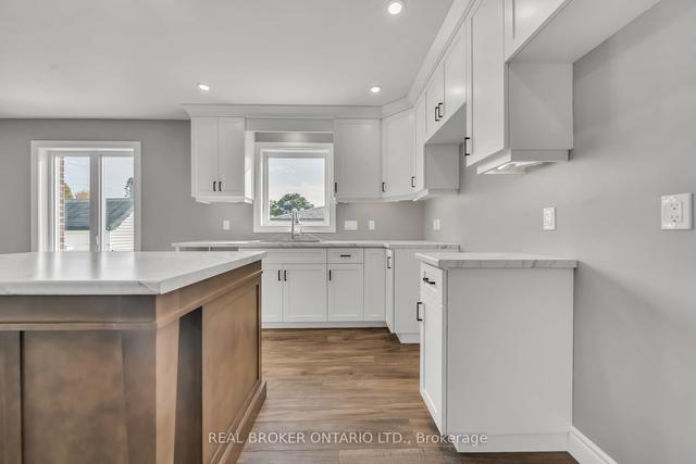 213 Queen St S, House semidetached with 3 bedrooms, 3 bathrooms and 2 parking in Minto ON | Image 6
