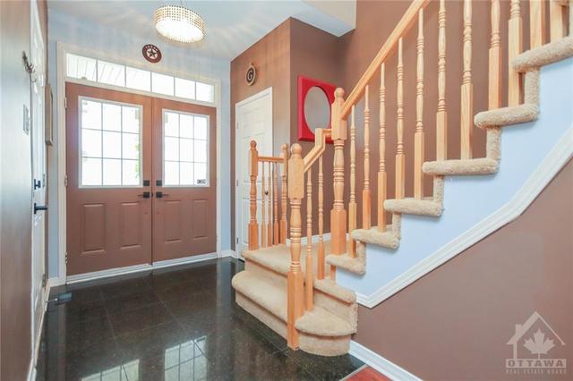 415 Amar Lane, House detached with 3 bedrooms, 3 bathrooms and 6 parking in Ottawa ON | Image 3