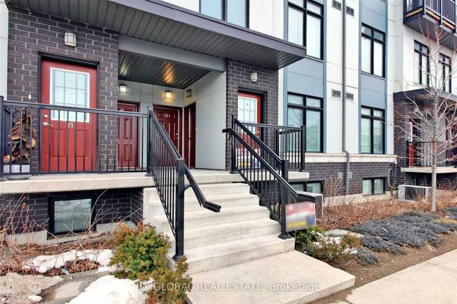 15 - 630 Rogers Rd, Townhouse with 2 bedrooms, 2 bathrooms and 1 parking in Toronto ON | Image 1