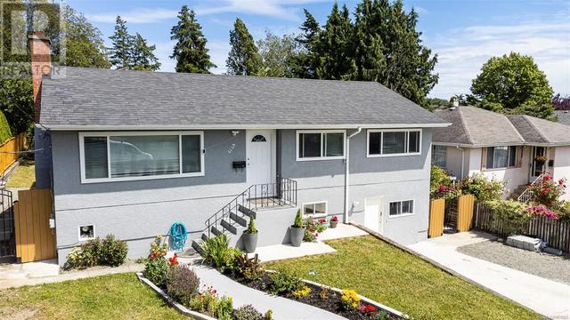 4149 Glanford Ave, House detached with 6 bedrooms, 3 bathrooms and 2 parking in Saanich BC | Image 42