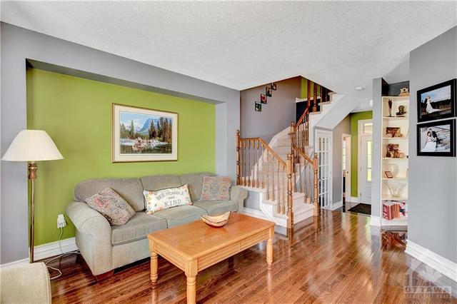 460 Grey Seal Circle, Townhouse with 2 bedrooms, 2 bathrooms and 3 parking in Ottawa ON | Image 7