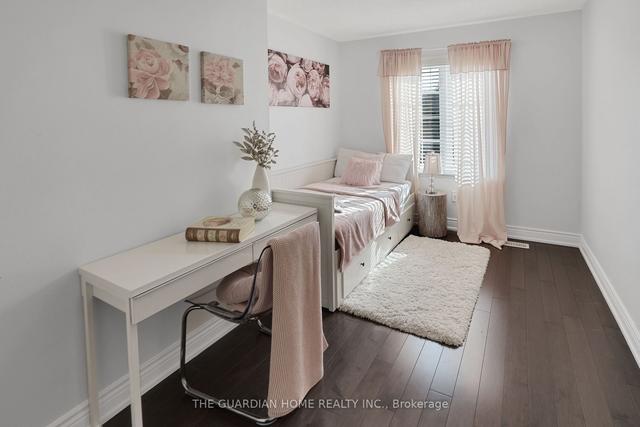 71b Montezuma Tr, House attached with 3 bedrooms, 4 bathrooms and 2 parking in Toronto ON | Image 11