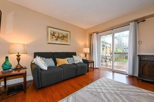 80 Cassander Cres, House detached with 3 bedrooms, 2 bathrooms and 3 parking in Brampton ON | Image 2