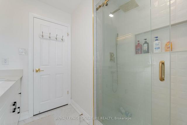212 Currey Cres, House detached with 2 bedrooms, 3 bathrooms and 5 parking in Newmarket ON | Image 19