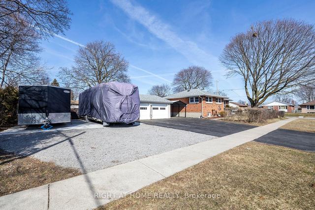 506 Malan Ave, House detached with 2 bedrooms, 3 bathrooms and 6 parking in Oshawa ON | Image 12