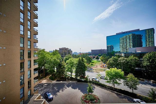 605 - 3 Concorde Pl, Condo with 2 bedrooms, 3 bathrooms and 1 parking in Toronto ON | Image 27