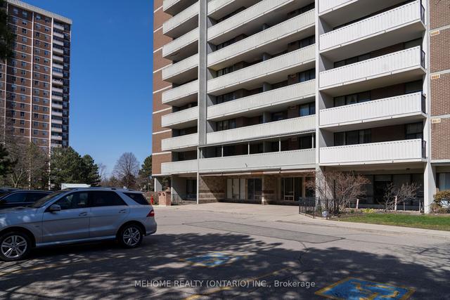 3206 - 10 Tangreen Crt, Condo with 3 bedrooms, 2 bathrooms and 2 parking in Toronto ON | Image 12