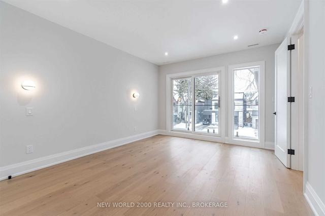 44 Monkton Ave, House detached with 4 bedrooms, 5 bathrooms and 5 parking in Toronto ON | Image 17