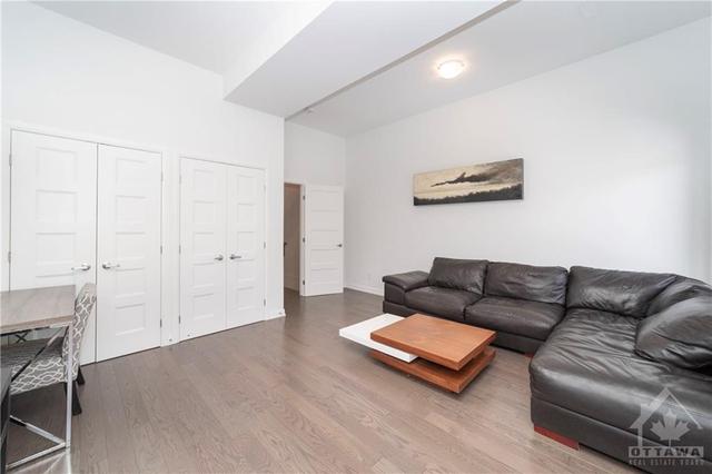 552 Halo Private, Townhouse with 3 bedrooms, 3 bathrooms and 2 parking in Ottawa ON | Image 6
