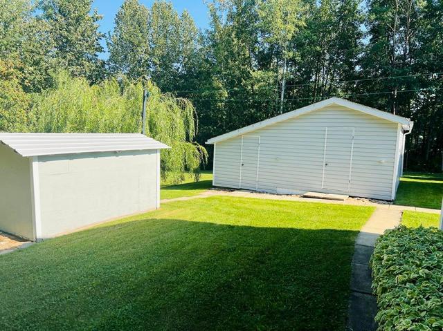 121 67339 Mission Road, House detached with 3 bedrooms, 2 bathrooms and null parking in Lac la Biche County AB | Image 16