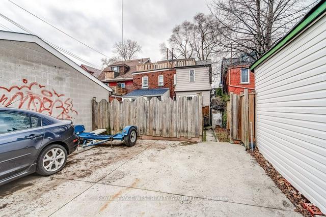 227 Grace St, House semidetached with 5 bedrooms, 3 bathrooms and 2 parking in Toronto ON | Image 29