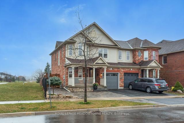 726 Hepburn Rd, House semidetached with 3 bedrooms, 3 bathrooms and 3 parking in Milton ON | Image 1
