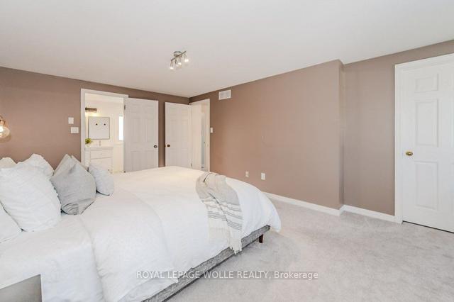 381 Strawberry Cres, House detached with 3 bedrooms, 3 bathrooms and 6 parking in Waterloo ON | Image 11