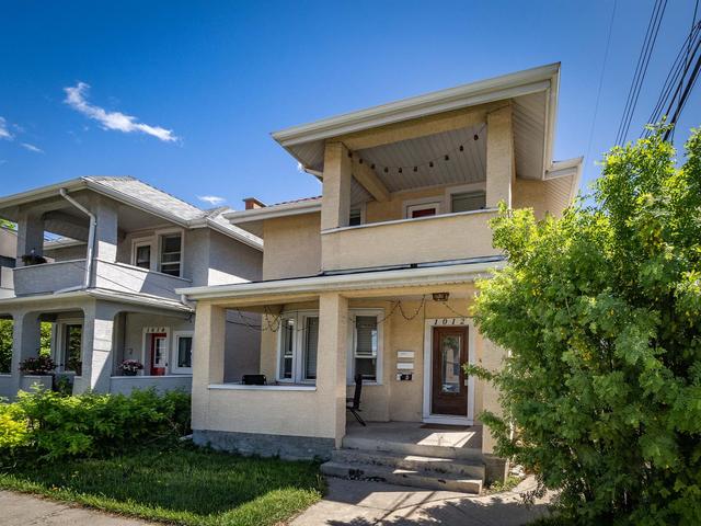 1012 4 Street Ne, House detached with 3 bedrooms, 3 bathrooms and 2 parking in Calgary AB | Image 1