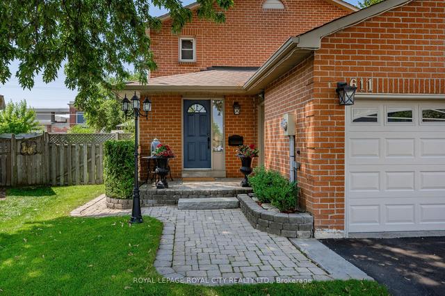 611 Clover Park Cres, House detached with 4 bedrooms, 3 bathrooms and 4 parking in Milton ON | Image 23