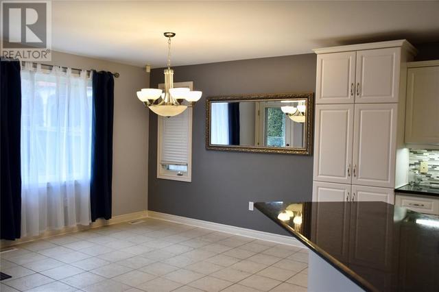 165 Stathis Boulevard, House detached with 4 bedrooms, 3 bathrooms and null parking in Sarnia ON | Image 5