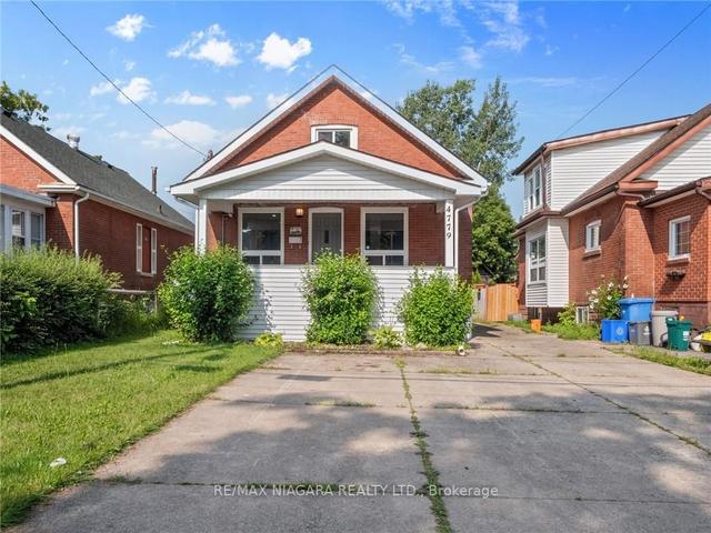 4779 Fourth Ave, House detached with 4 bedrooms, 2 bathrooms and 6 parking in Niagara Falls ON | Image 1