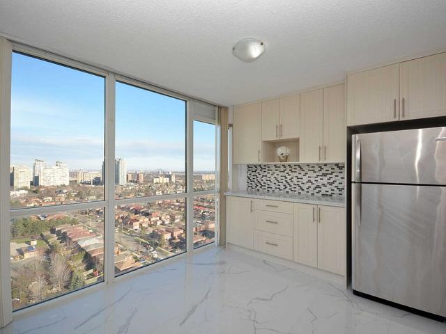 2111 - 350 Webb Dr, Condo with 2 bedrooms, 2 bathrooms and 2 parking in Mississauga ON | Image 6
