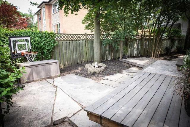17 Wesley Ave, House detached with 3 bedrooms, 1 bathrooms and 2 parking in Mississauga ON | Image 24