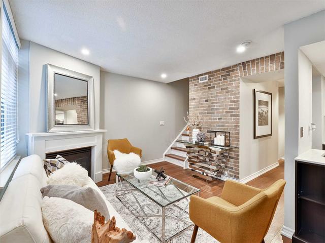 17 - 100 Redpath Ave, Townhouse with 2 bedrooms, 2 bathrooms and 1 parking in Toronto ON | Image 10