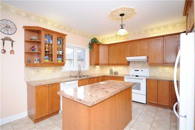 78 Foxwood Rd, House detached with 4 bedrooms, 4 bathrooms and 5 parking in Vaughan ON | Image 8