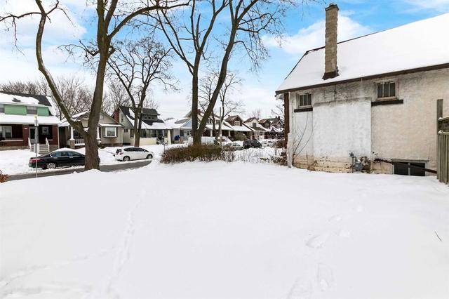 492 Pine St, House detached with 3 bedrooms, 3 bathrooms and 2 parking in Windsor ON | Image 17